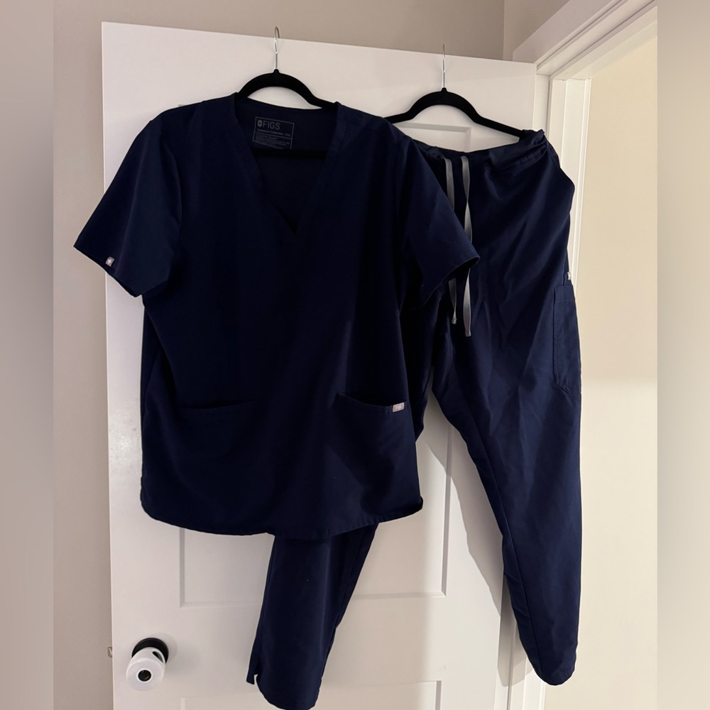 Figs set of scrubs - XXL top and XXL pants tall